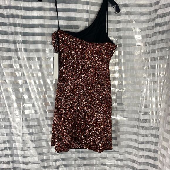 Milano Amber Sequin One Shoulder Formal Deess - Picture 3 of 5